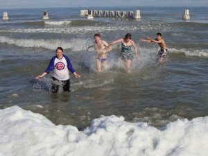 polar_bear_plunge